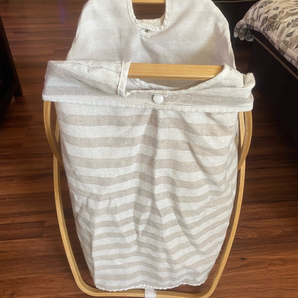 Laundry hamper